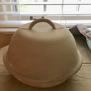 2004 Sassafras Super Stoneware Turkey Roaster Large Round High Domed Lid Tan